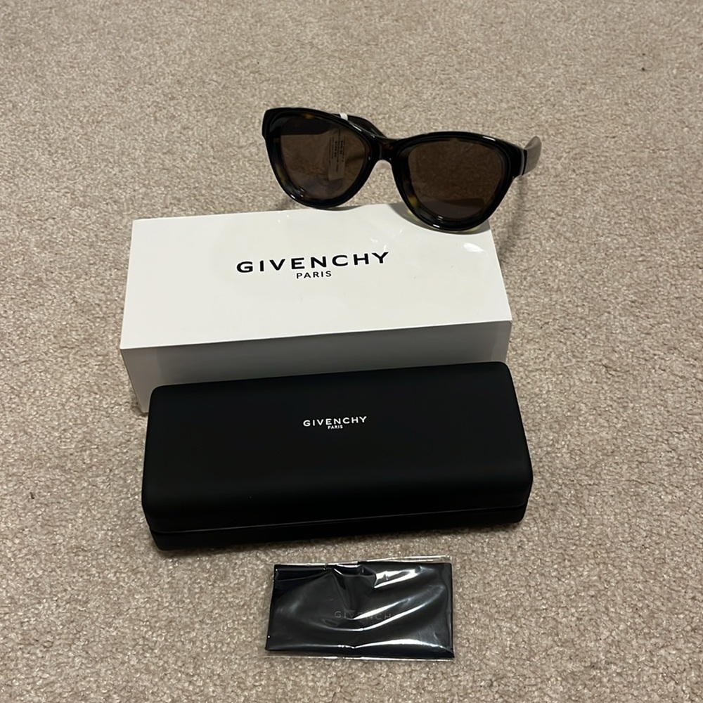 Givenchy Black Sunglasses New w tags! New w case/cloth/box! Unisex
